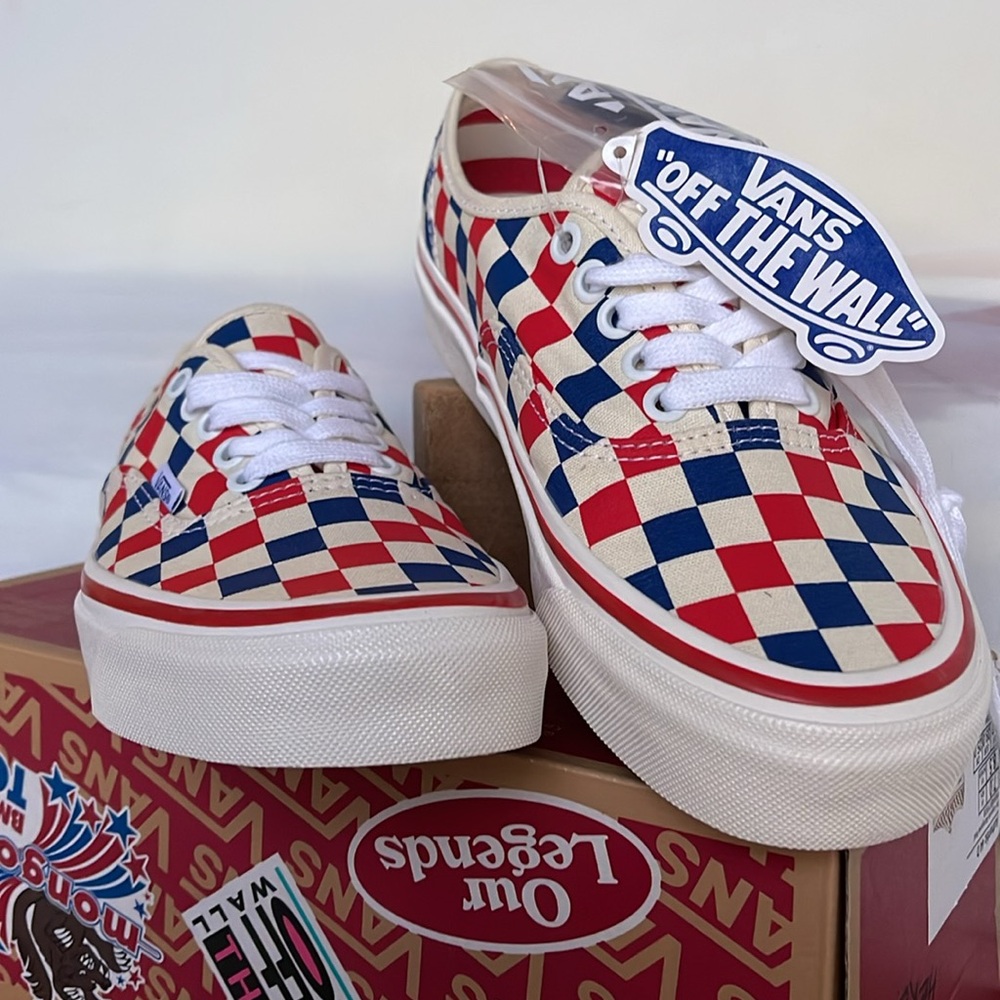 Vans WMNS Authentic 44 D
Our Legends Mongoose Red/ VN0A4BVYRDB
Sneakers - Picture 6 of 16